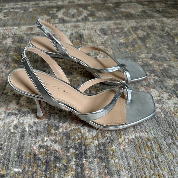 Veronica Beard Silver Strappy Square Toe Heals Merrit Silver Sandals Size 7 - Picture 7 of 8